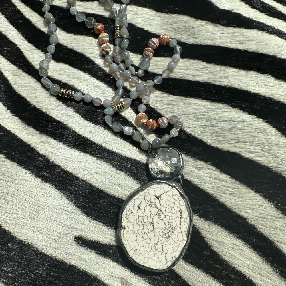 Elegant Gray and White Pendant Necklace